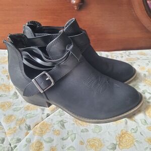 JELLY POP Womens Black Buckle Strappy Cutout Western Style Ankle Booties 7.5M